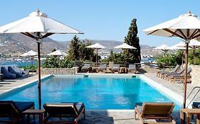 Akrotiri Hotel